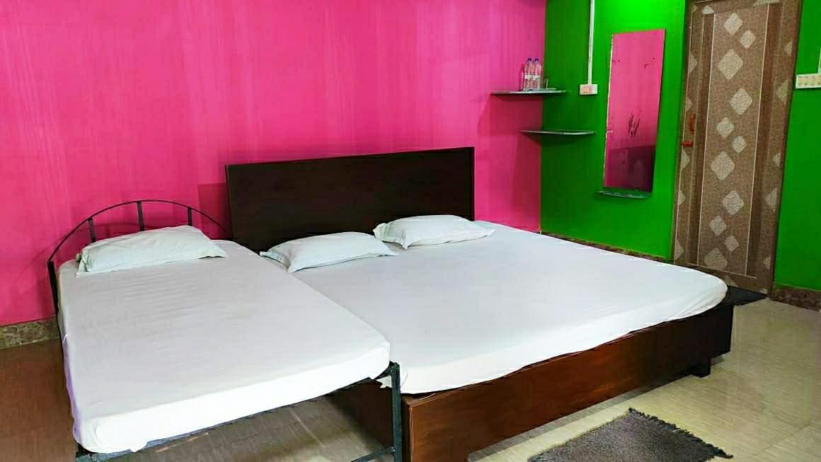 Estuarine Village Resort Satabhaya Bagian luar foto