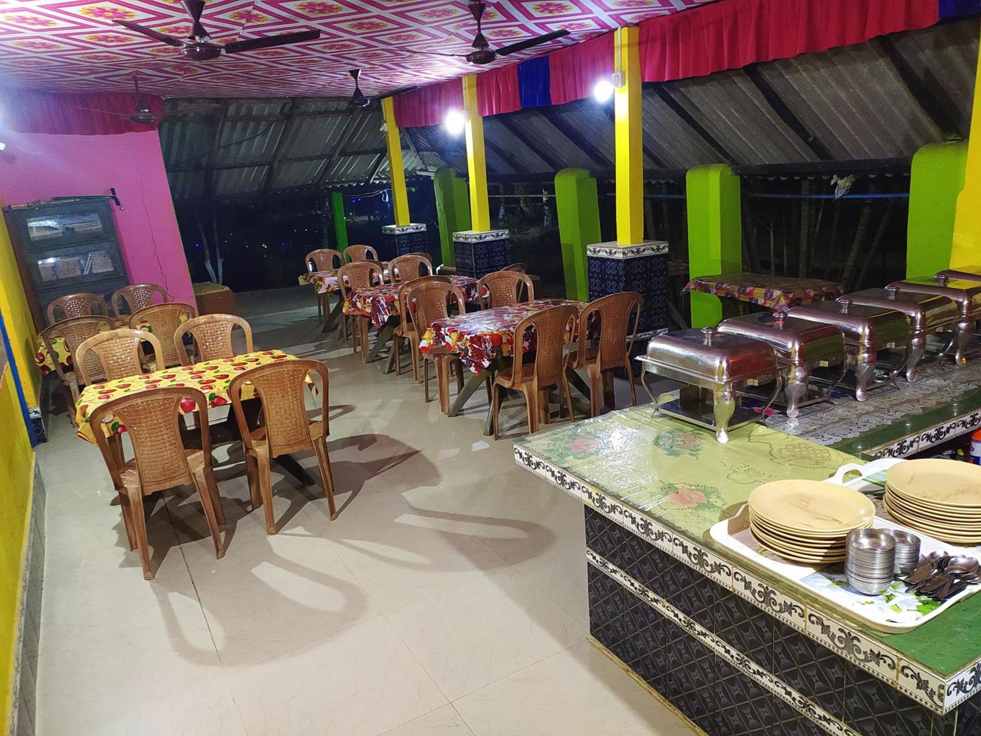Estuarine Village Resort Satabhaya Bagian luar foto
